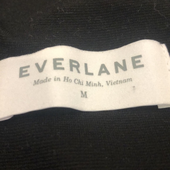 Everlane black boxy tee with pocket detail- Size Medium - Picture 4 of 5
